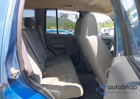 2005 Jeep Liberty Sport z USA, uszkodzony, nr VIN 1J4GL48K85W671966